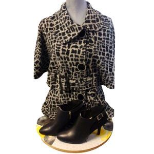Luii Gray & Black Print Lapel Coat Draped Sleeves Large Button and Buckle Size S